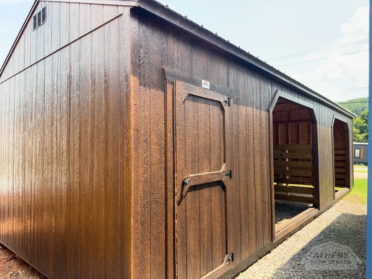12x32 Animal Shelter – with tack room — photo 1